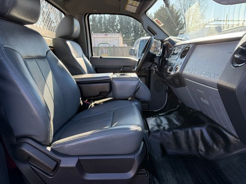 Used 2015 Ford F550 image 21
