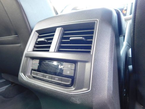 Used 2019 Volkswagen Atlas SE image 12