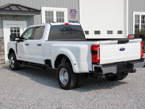 Used 2024 Ford F350 4x4 Crew Cab DRW Super Duty image 6
