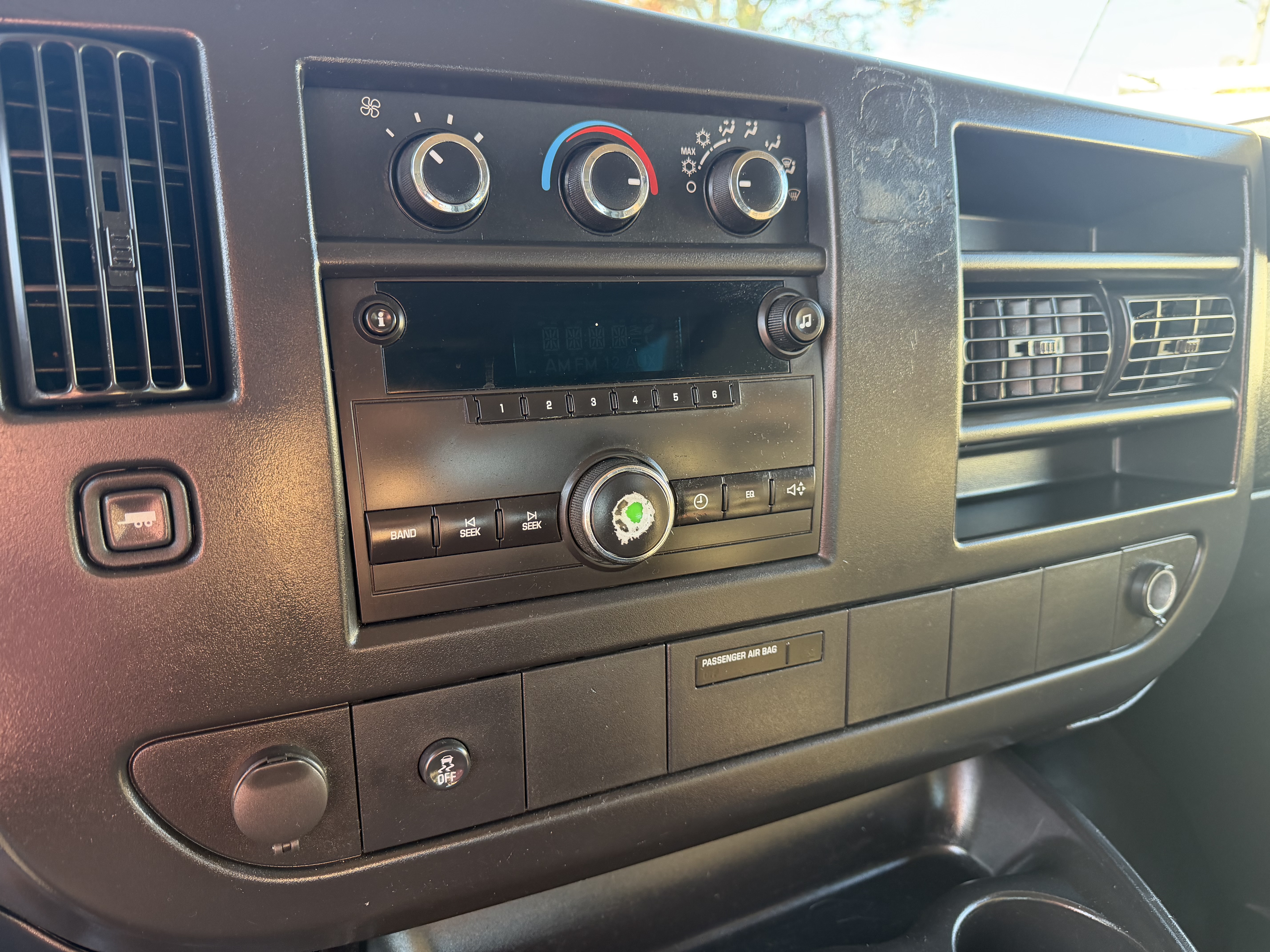 Used 2012 Chevrolet Express 1500 UNAVAIL RWD image 10