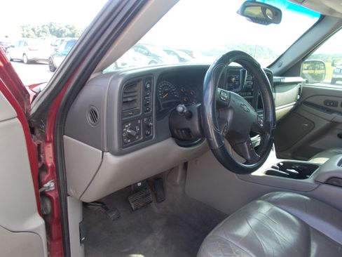 Used 2004 Chevrolet Tahoe 4WD image 6