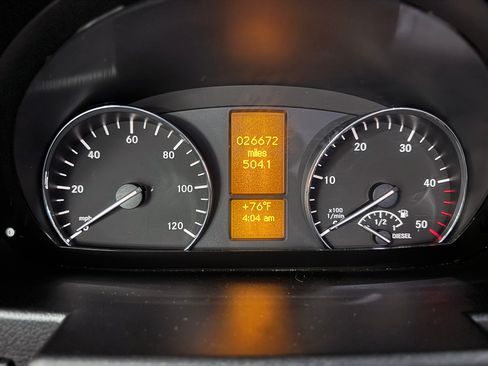 Used 2015 Mercedes-Benz Sprinter 4500 image 40