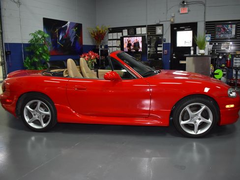Used 2002 MAZDA MX-5 Miata UNAVAIL RWD image 4