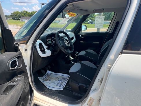 Used 2014 FIAT 500L Pop image 10