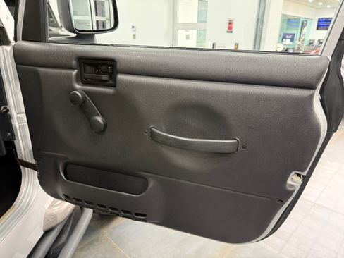 Used 2004 Jeep Wrangler X image 20