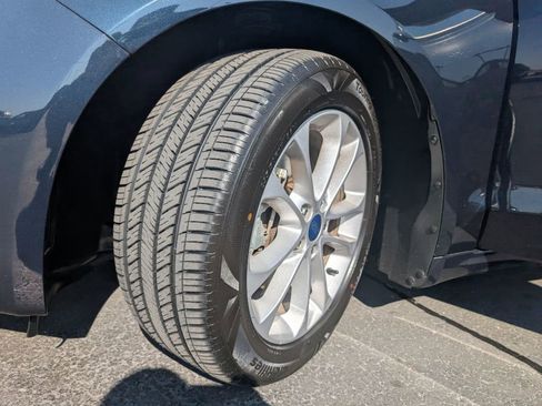 Used 2020 Ford Fusion SE image 5