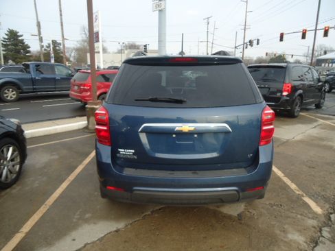 Used 2017 Chevrolet Equinox LT image 5