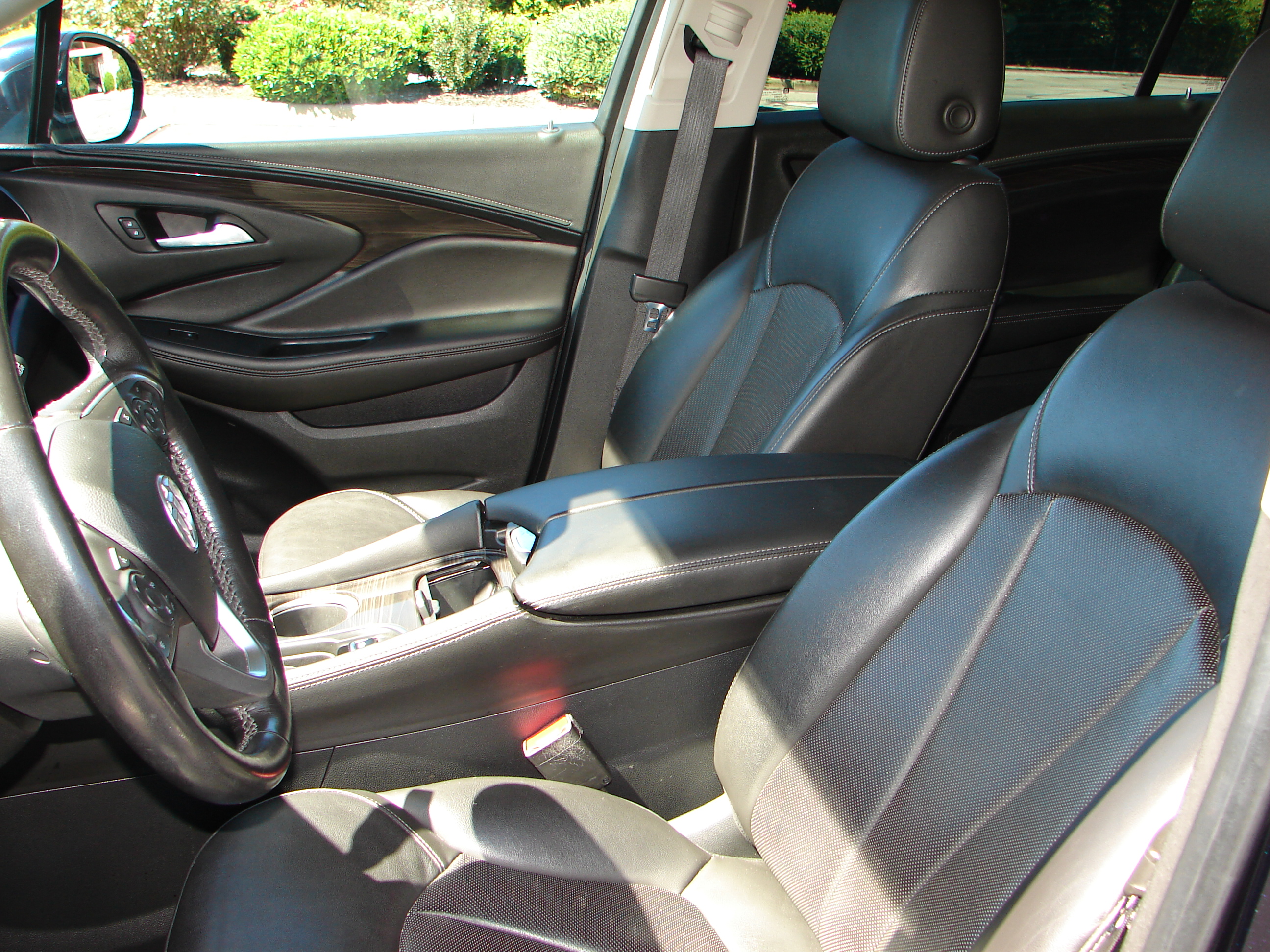 Used 2020 Buick Envision FWD Essence image 4