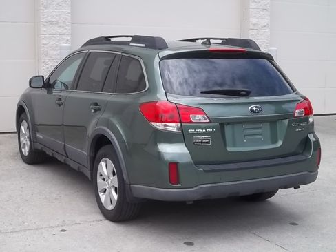 Used 2011 Subaru Outback 3.6R Limited AWD/4WD image 6