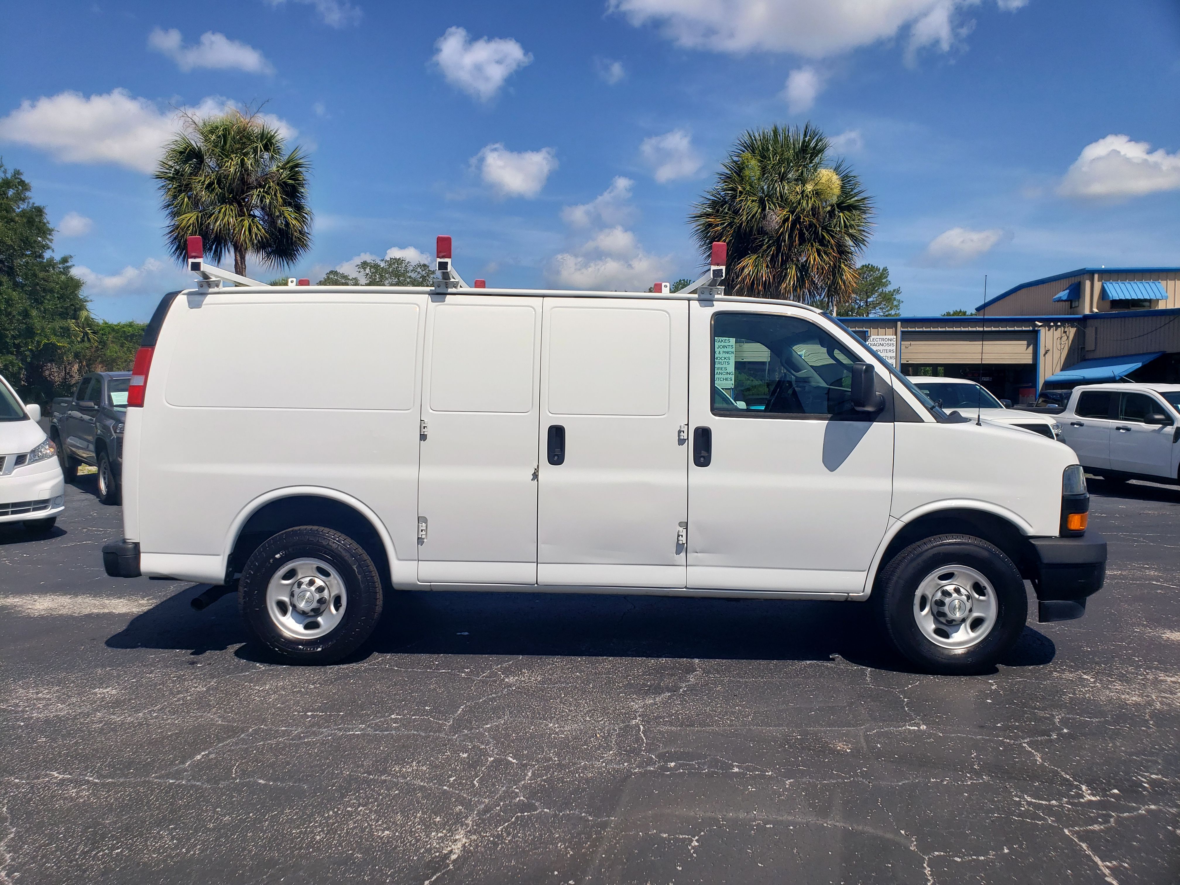 Used 2021 Chevrolet Express 2500 UNAVAIL RWD image 6