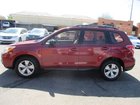 Used 2015 Subaru Forester 2.5i Premium Sport Utility 4D AWD/4WD image 2
