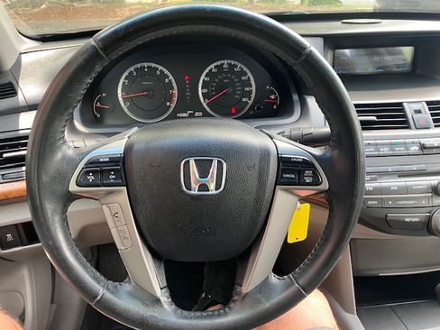 Used 2011 Honda Accord EX-L V6 Sedan image 16