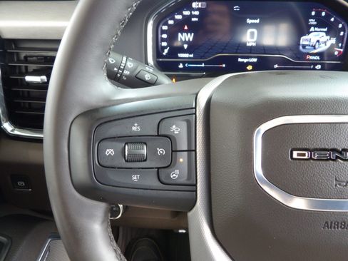 Used 2025 GMC Sierra 2500 4x4 Crew Cab Denali image 37