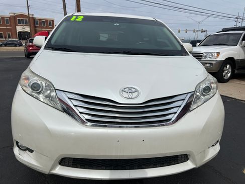 Used 2012 Toyota Sienna Limited image 2