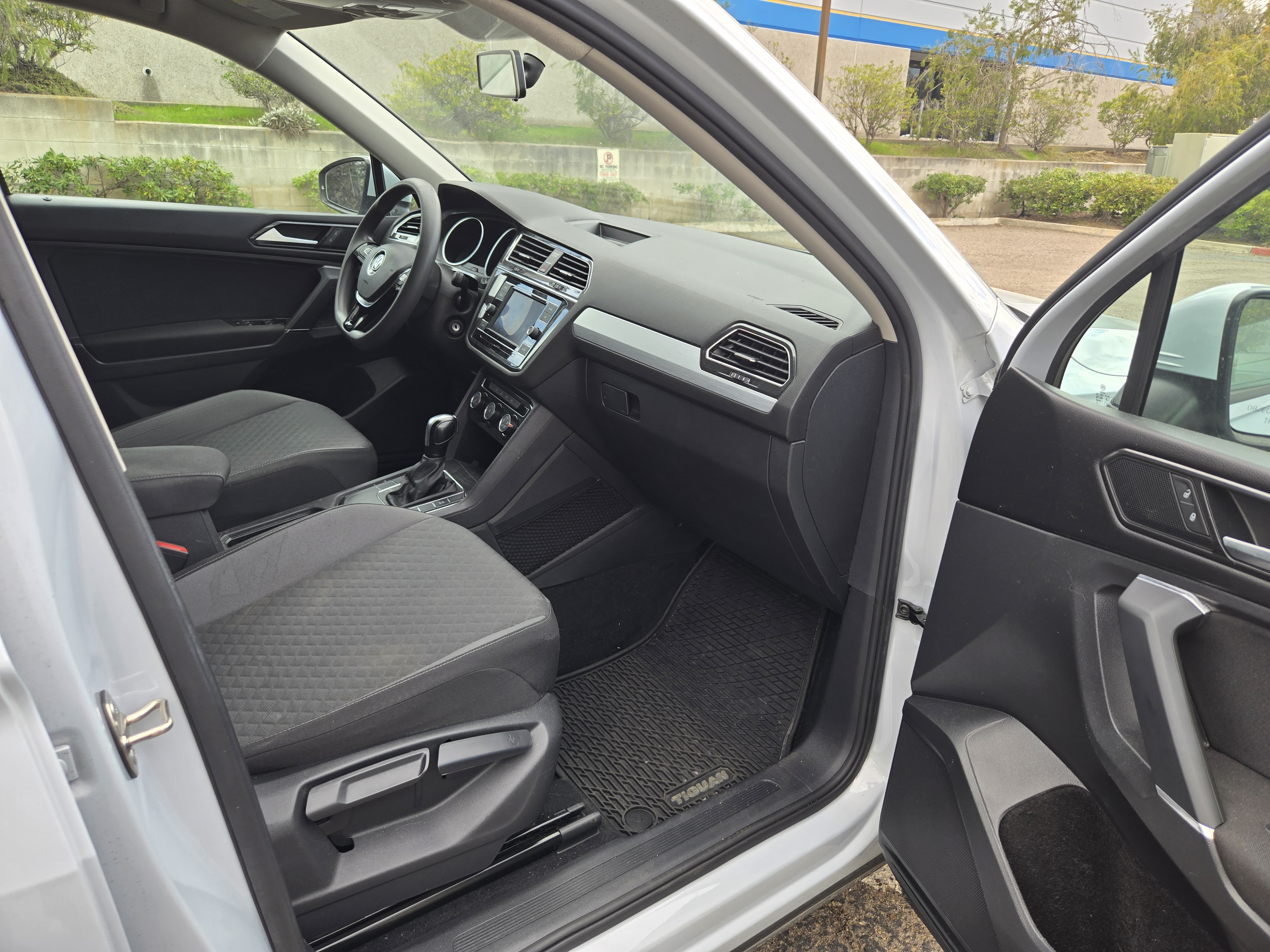 Used 2018 Volkswagen Tiguan FWD S image 24