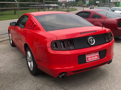 Used 2013 Ford Mustang Coupe RWD image 2