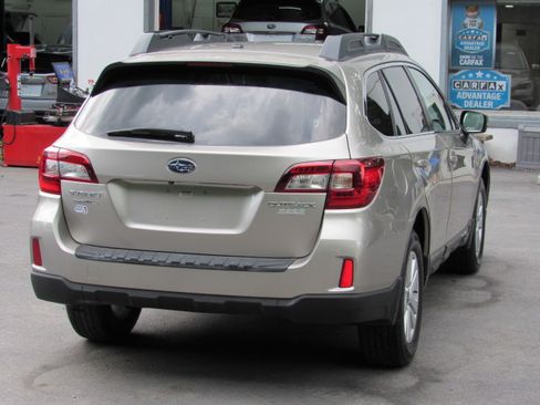 Used 2015 Subaru Outback 2.5i Premium AWD/4WD image 7