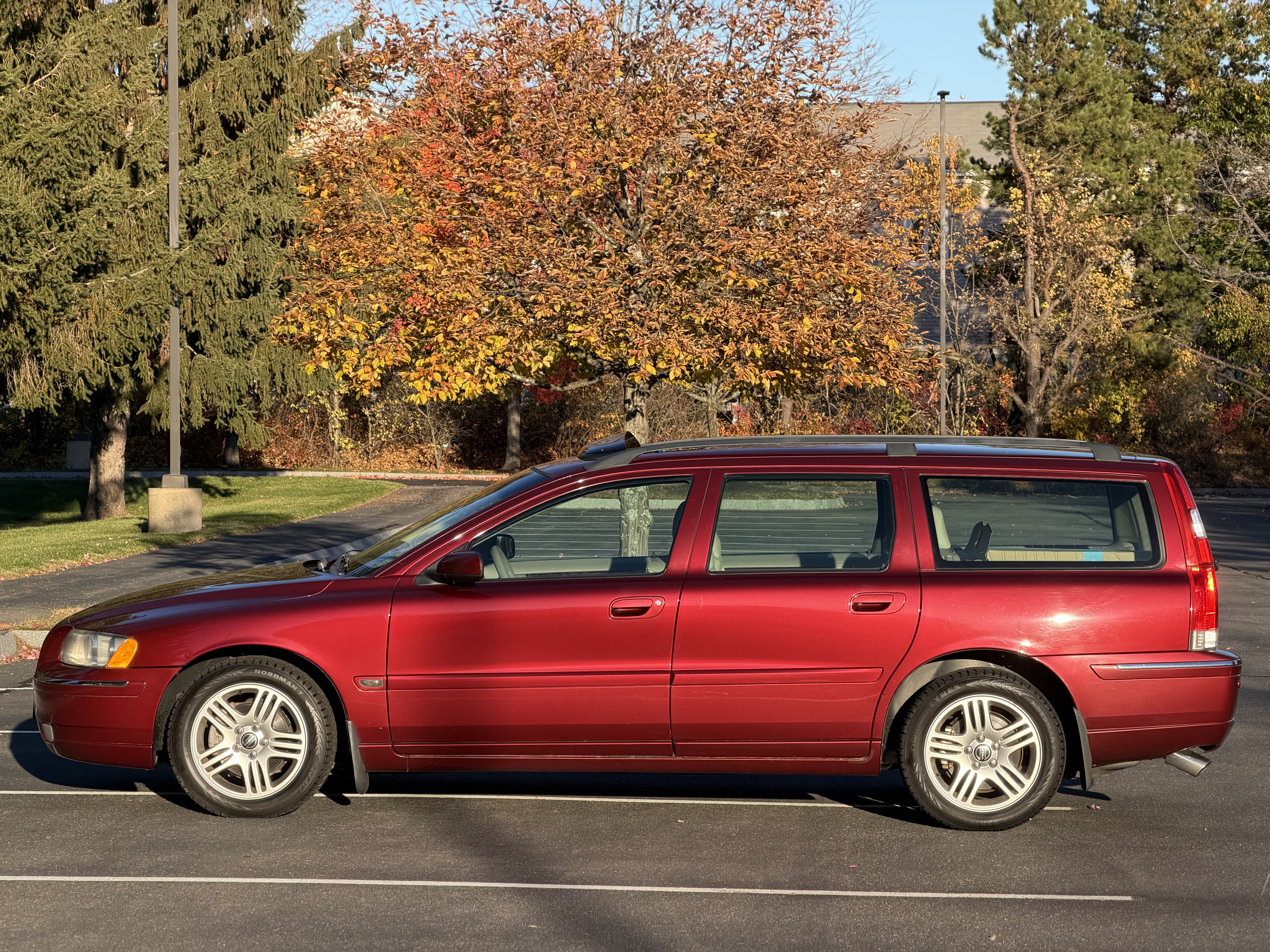 Used 2006 Volvo V70 2.5T FWD image 56
