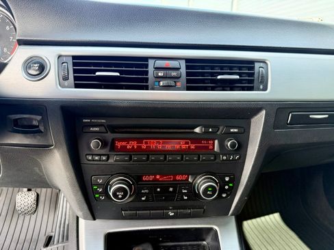 Used 2010 BMW 335i xDrive Sedan AWD/4WD image 20