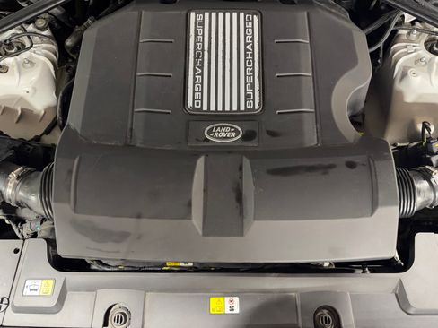 Used 2019 Land Rover Range Rover HSE image 32