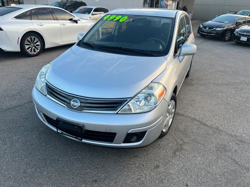 Used 2011 Nissan Versa Hatchback FWD image 1