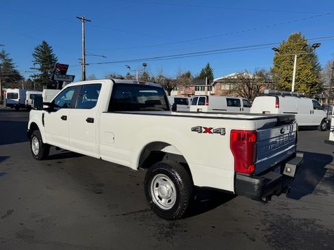 Used 2022 Ford F250 XL image 2