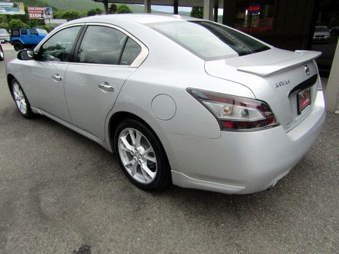 Used 2012 Nissan Maxima 3.5 SV FWD image 2