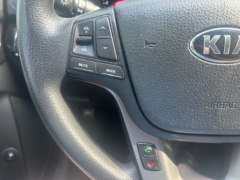 Used 2014 Kia Sorento FWD LX image 9