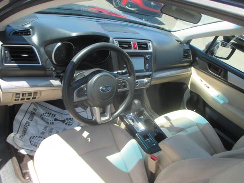 Used 2015 Subaru Legacy 2.5i Premium Sedan 4D AWD/4WD image 5