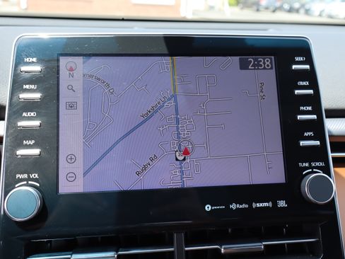 Used 2022 Toyota Avalon Touring FWD image 26