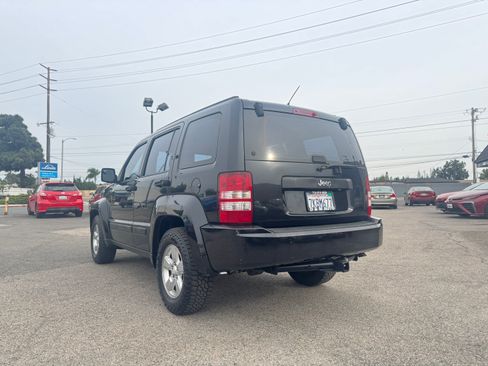 Used 2012 Jeep Liberty Sport image 5