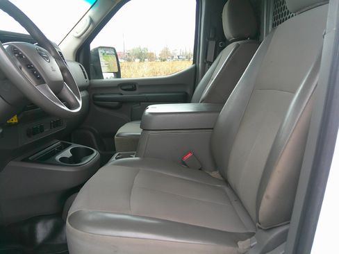 Used 2020 Nissan NV 2500 RWD image 10