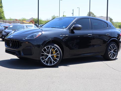 Used 2023 Maserati Grecale Modena AWD/4WD image 2