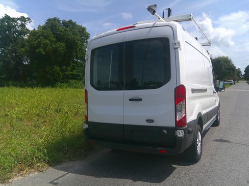 Used 2017 Ford Transit 250 148 Medium Roof RWD image 4