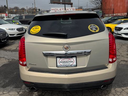 Used 2011 Cadillac SRX Luxury image 4