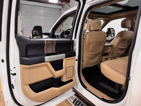 Used 2017 Ford F350 Lariat image 16