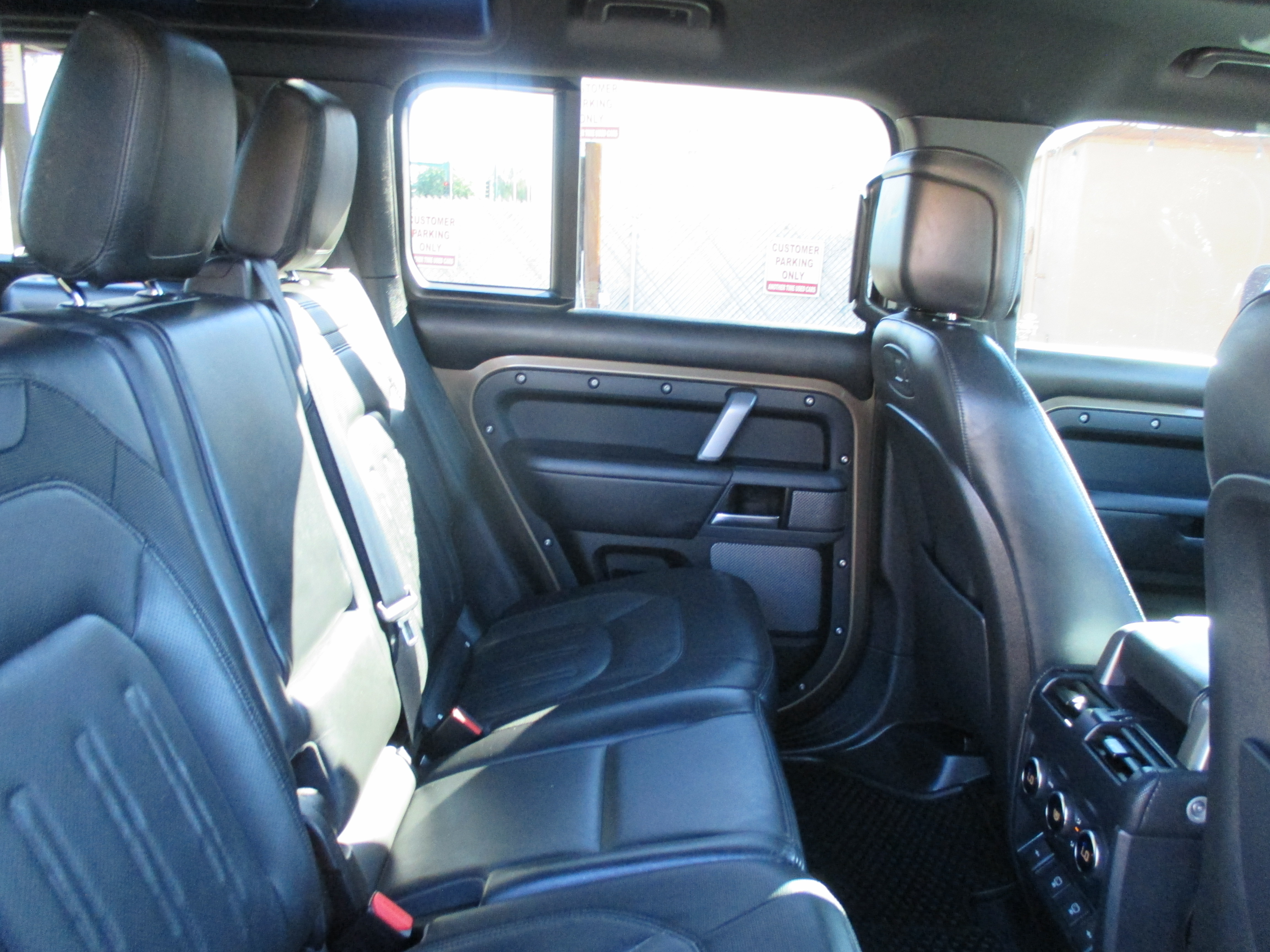 Used 2021 Land Rover Defender 110 X-Dynamic HSE AWD/4WD image 17