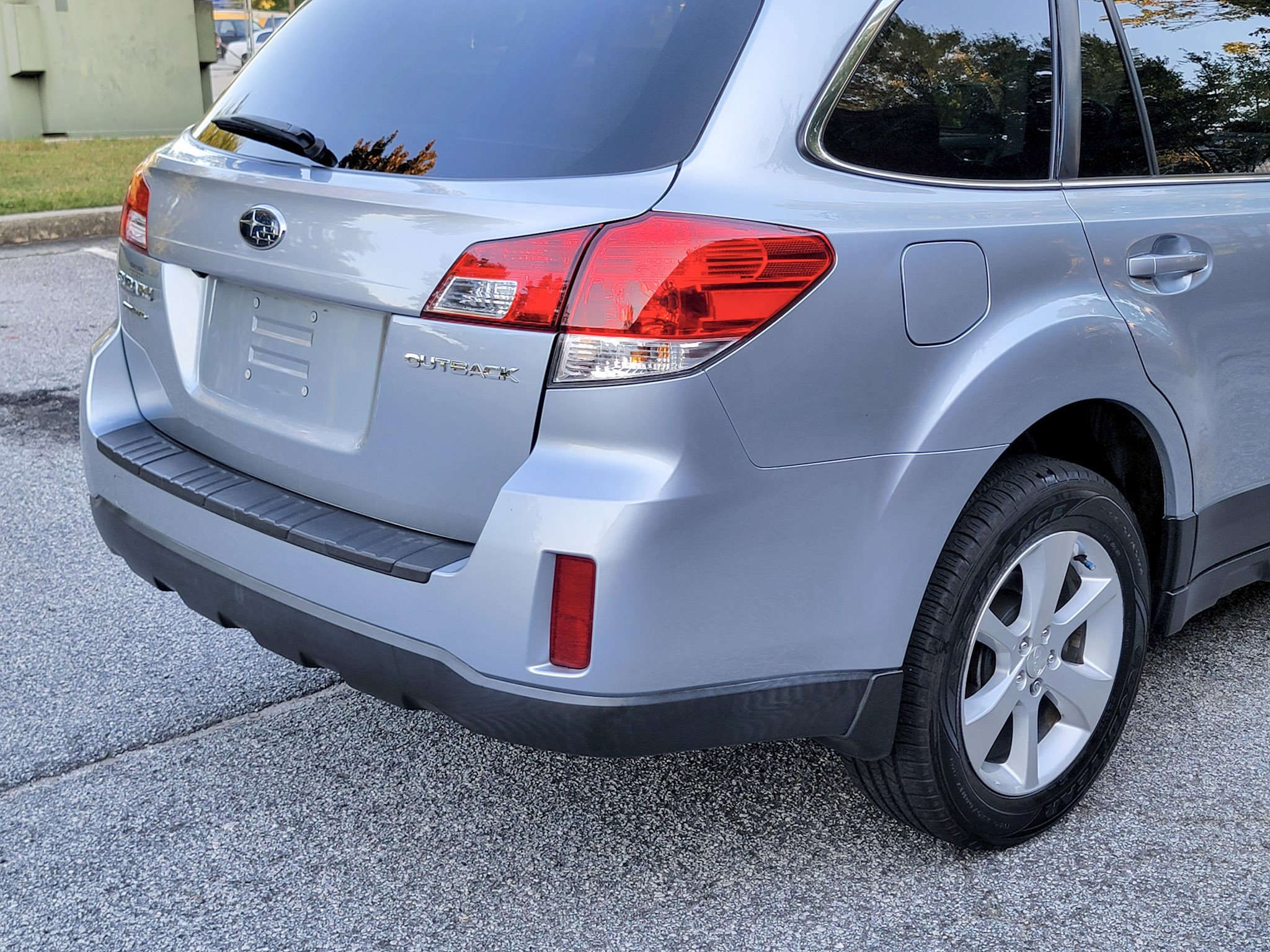Used 2013 Subaru Outback 2.5i Limited AWD/4WD image 32