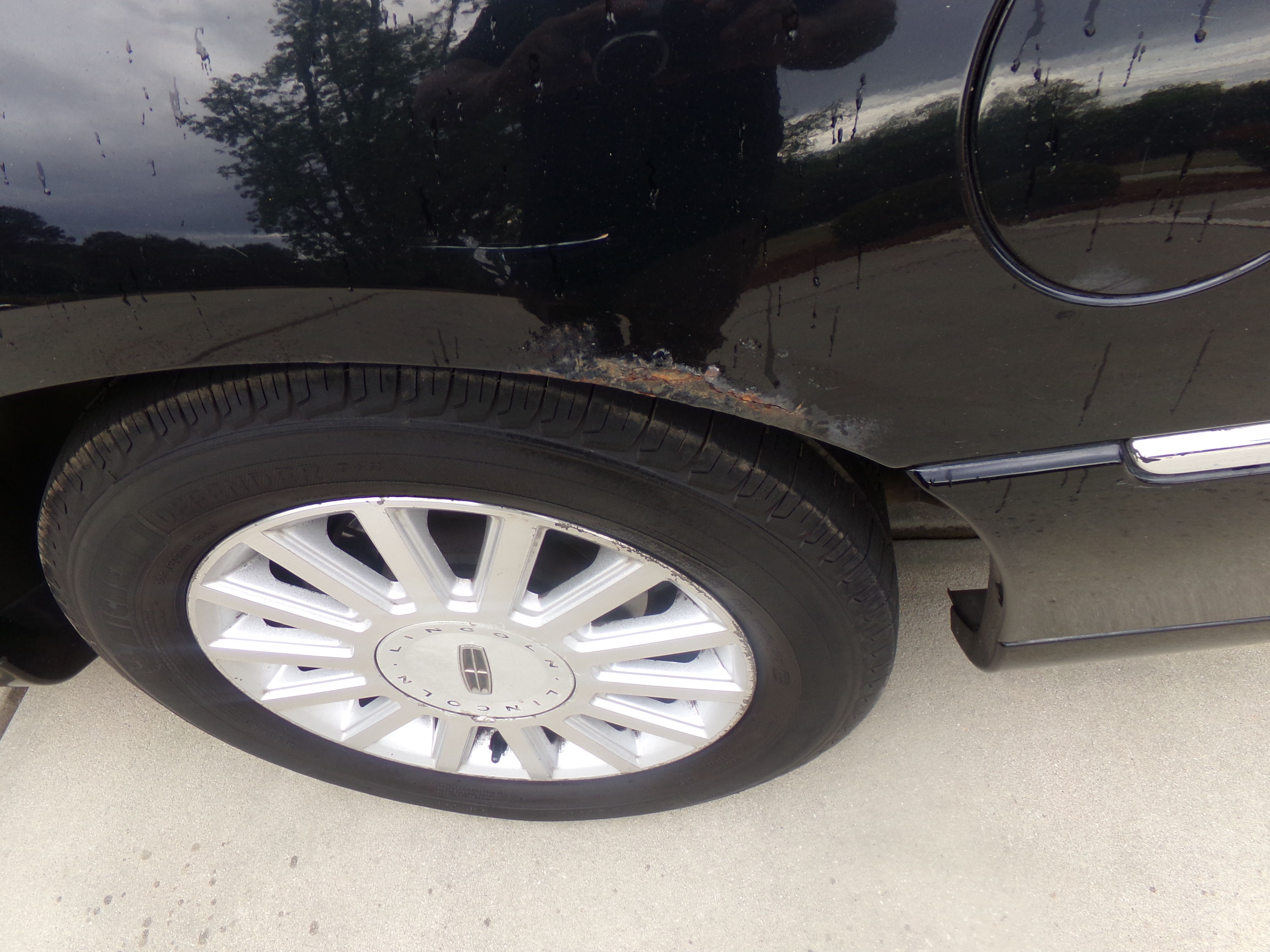 Used 2004 Lincoln Town Car Signature RWD image 12