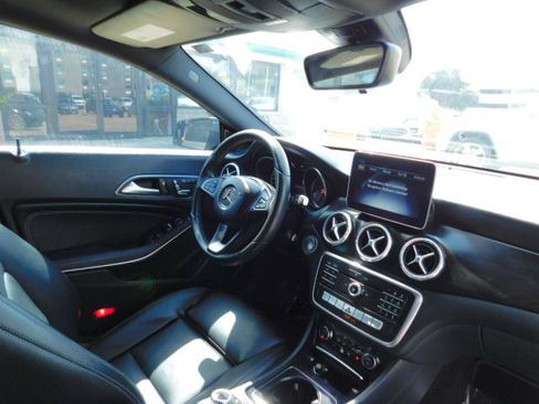 Used 2018 Mercedes-Benz CLA 250 image 20