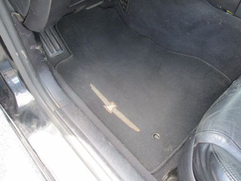Used 2005 Ford Thunderbird 50th Anniversary RWD image 17