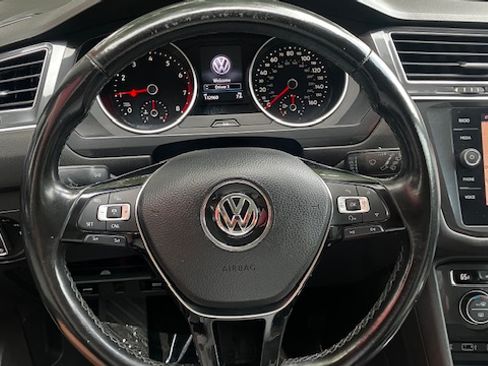 Used 2018 Volkswagen Tiguan 4Motion AWD/4WD image 11