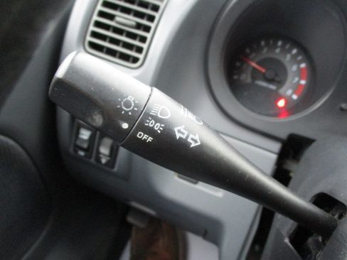 Used 2002 Nissan Frontier XE image 33