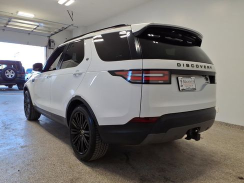 Used 2017 Land Rover Discovery HSE image 6