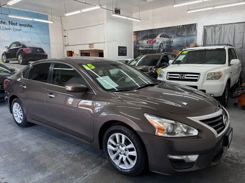 Used 2015 Nissan Altima 2.5 S FWD image 11