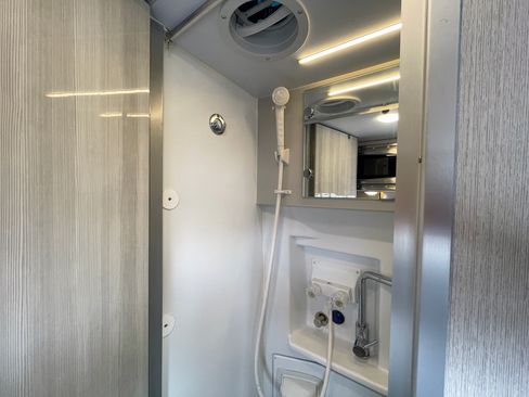 Used 2021 Mercedes-Benz Sprinter 4500 image 37