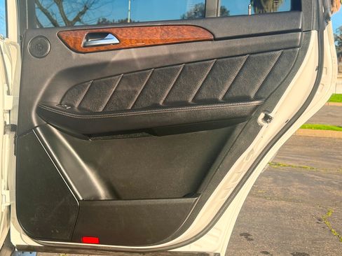 Used 2015 Mercedes-Benz GL 450 image 25