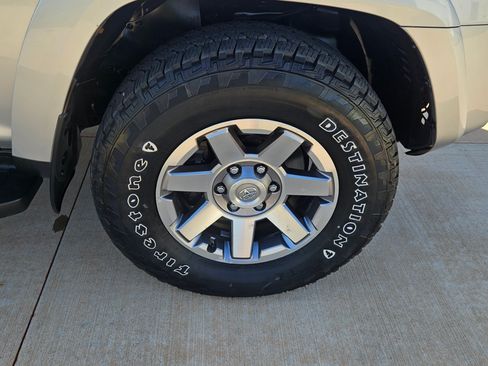Used 2015 Toyota 4Runner 4WD image 9