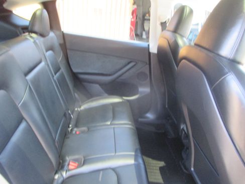 Used 2023 Tesla Model Y AWD image 15