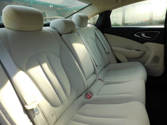 Used 2016 Chrysler 200 Limited FWD image 20